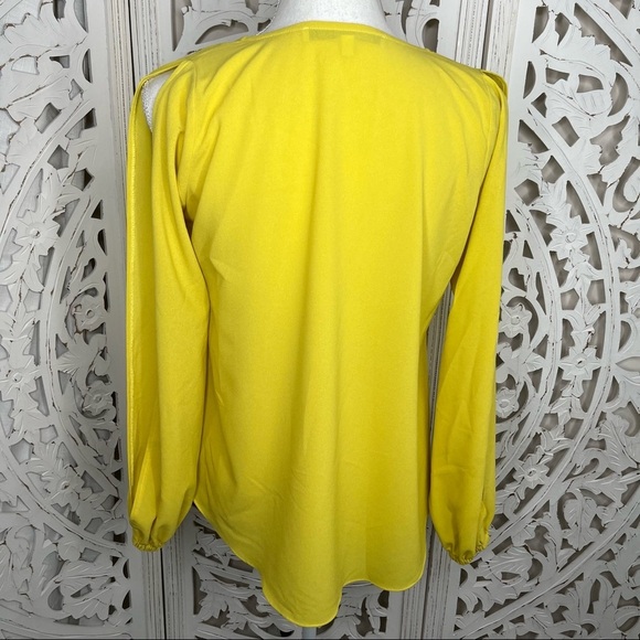 Lovers + Friends Marigold Split Sleeve Blouse - Picture 3 of 5